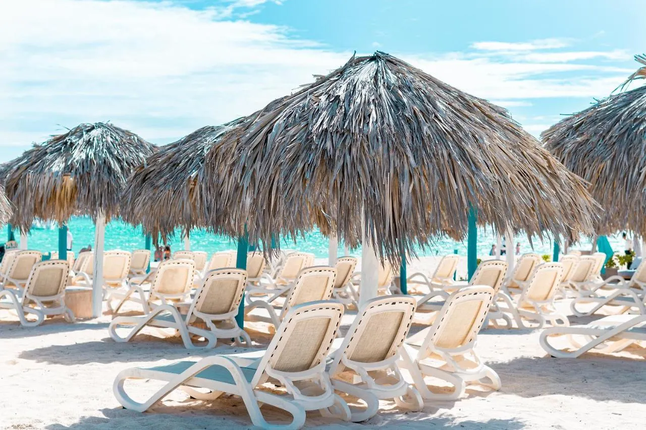 Beautiful & Comfortable Condo Steps To The Beach Pool View Punta Cana Apartamento